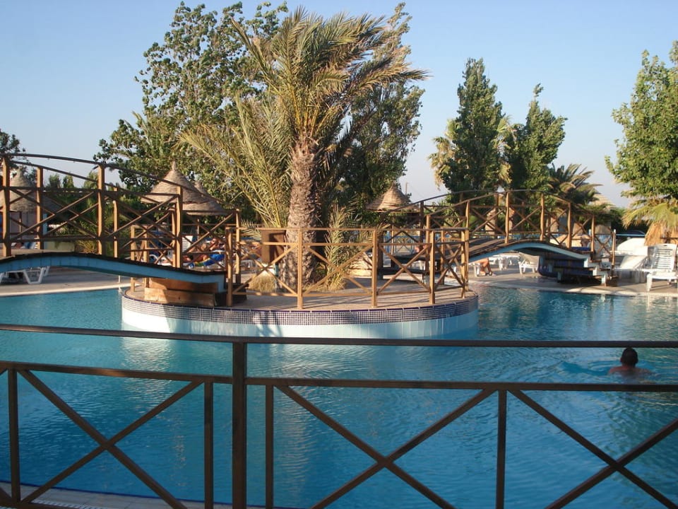 Hotelowy basen Hotel Studios Angelos