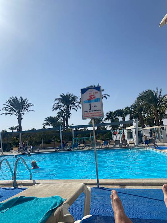 Pool Aladdin Beach Resort