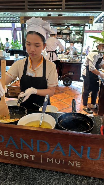 Gastro Pandanus Resort