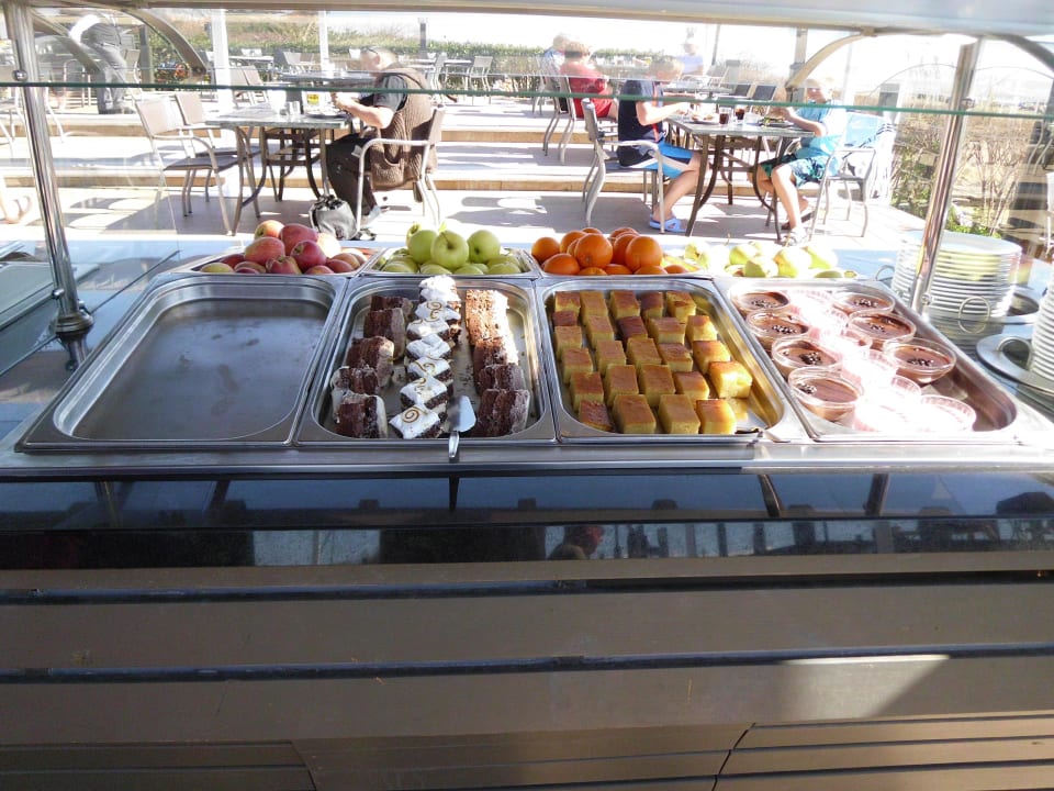 Büffet am Strand Limak Lara Deluxe Hotel & Resort