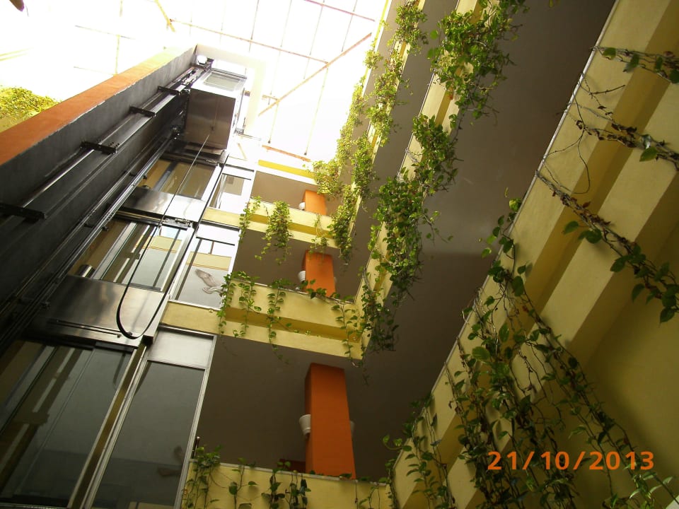 Haus 1 Blick zu den Zimmern Grupotel Natura Playa