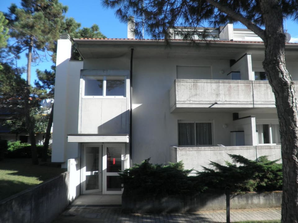 Front/Eingang zum Hausflur Villaggio Parco Hemingway