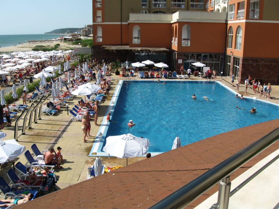 Większy basen Sol Luna Bay