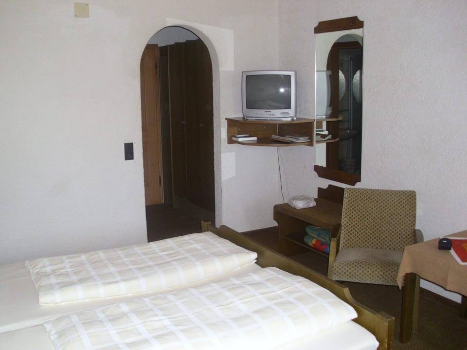 Blick ins Zimmer Pension Schwalbe