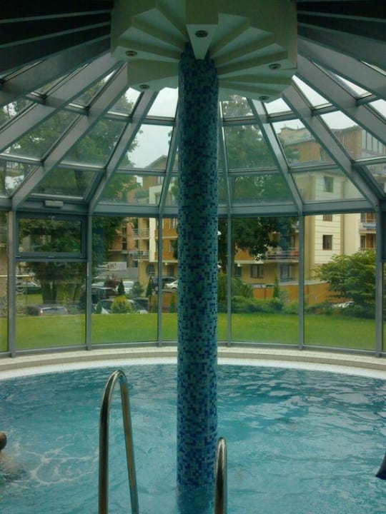 Basen Aparthotel Park Avangard