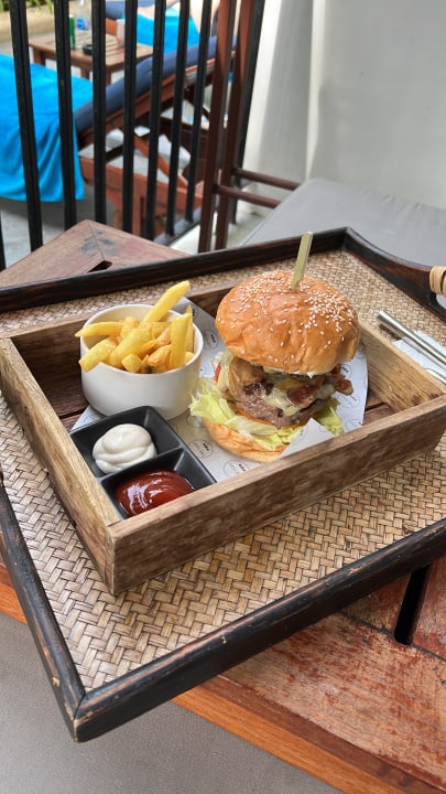 Gastro DoubleTree by Hilton Phuket Banthai Resort