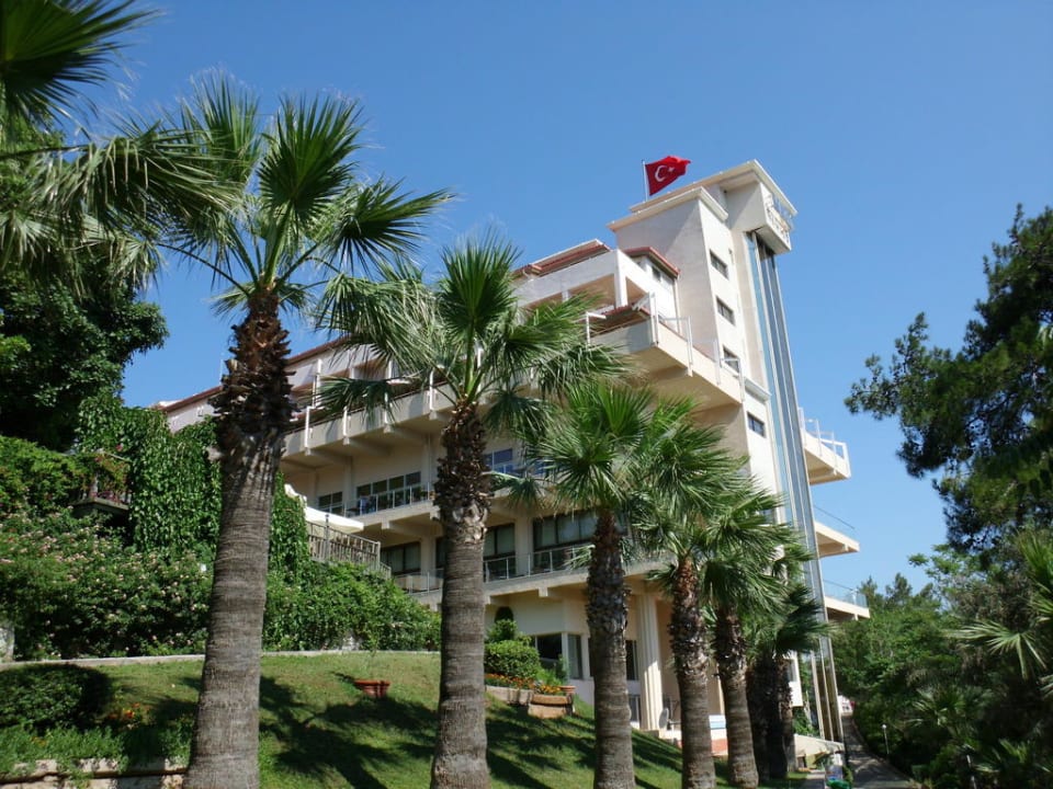 Blick auf Haupthaus von Strandpromenade Labranda Mares Marmaris