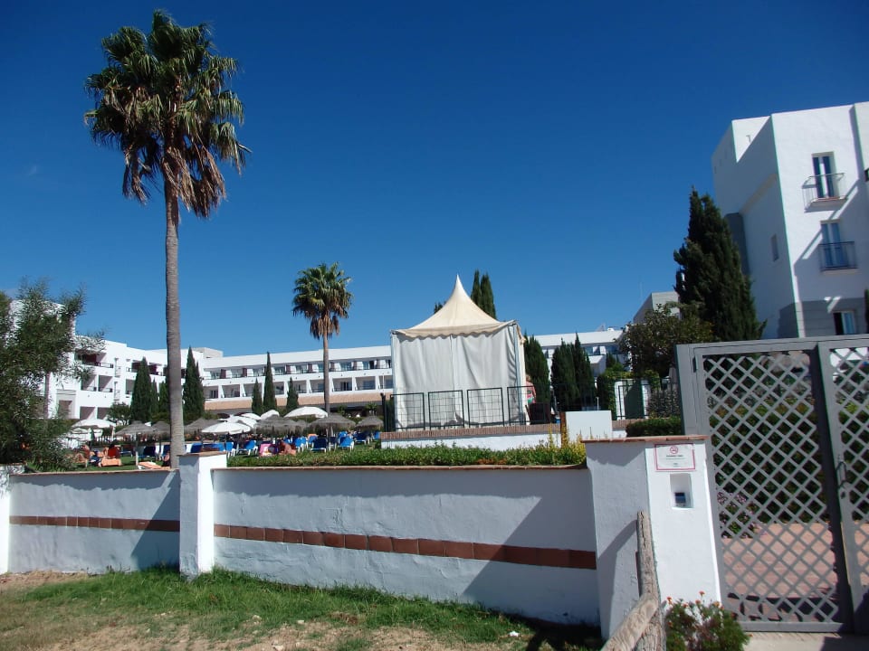 Hotel von der Meerseite aus Fuerte Costa Luz (Fuerte Conil-Resort)