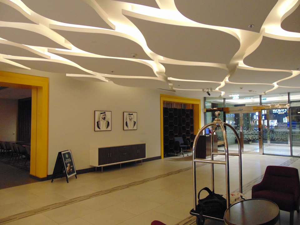 Lobby Hampton By Hilton Dubai Airport
