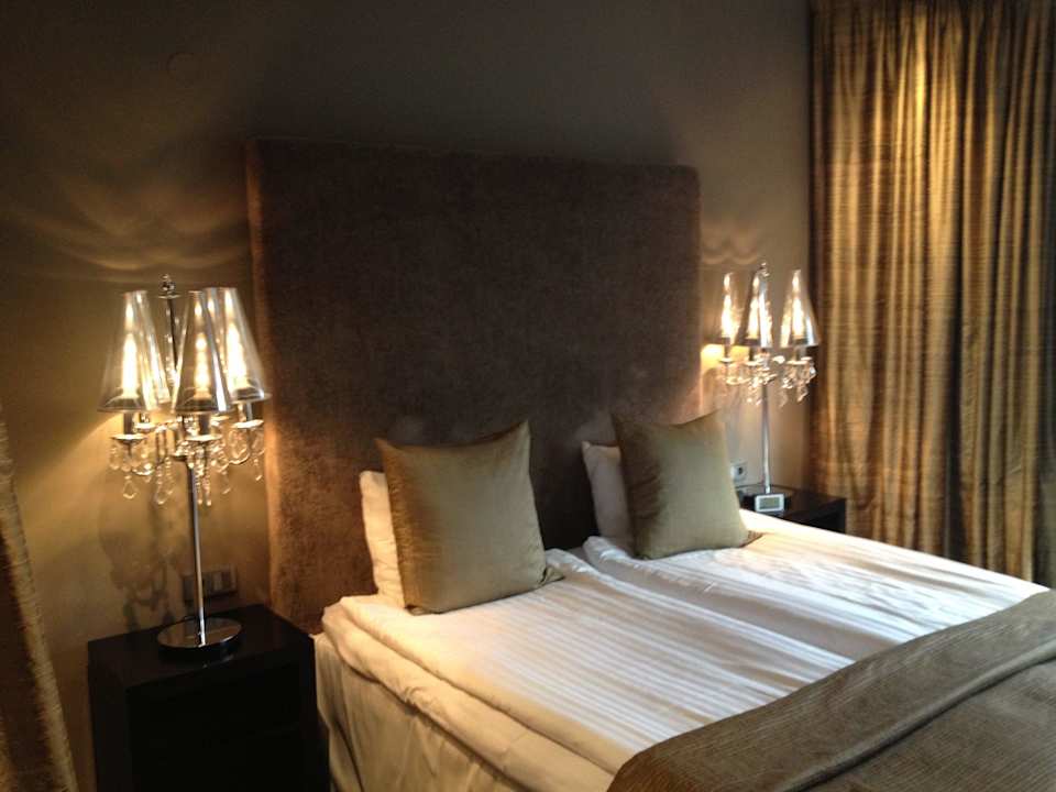 Goßes, gemütliches Bett Hotel The Lamp