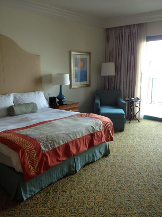 Bett Atlantis, The Palm