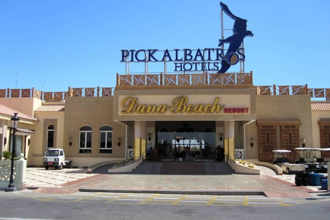 Hoteleingang Pickalbatros Dana Beach Resort - Hurghada