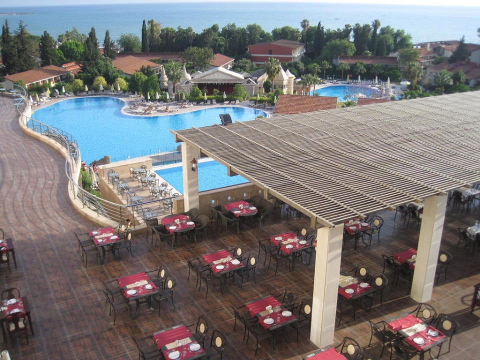 Blick auf Pool und A la Carte Restaurant Horus Paradise Luxury Resort & Club