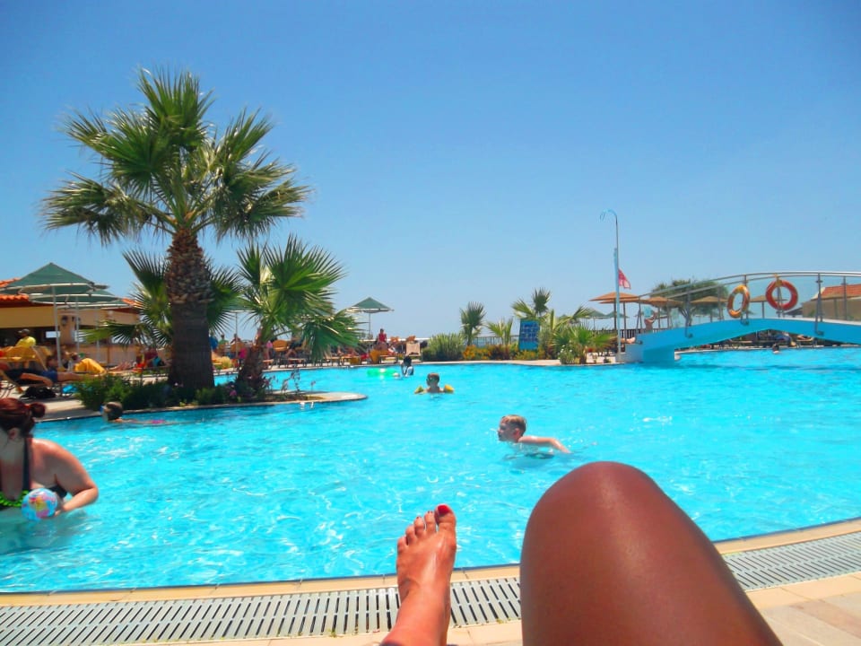 Бассейн рядом с пляжем Lindos Imperial Resort & Spa