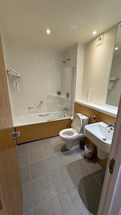 Zimmer De Vere Cotswold Water Park