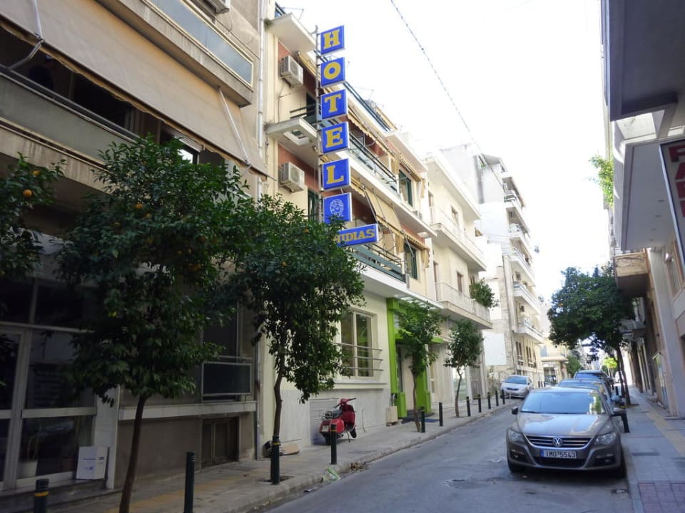 Das Hotel von der Strasse aus gesehen Hotel Phidias