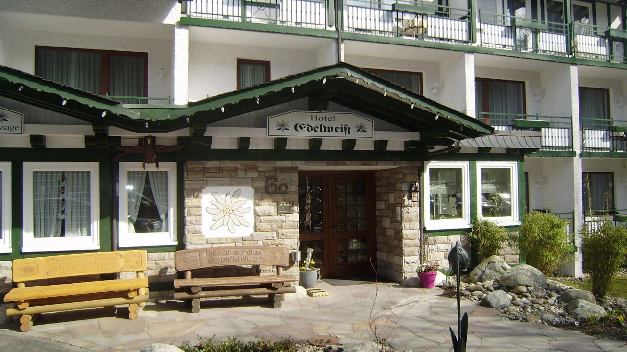 Hotel von vorn Hotel & Ferienappartements Edelweiss