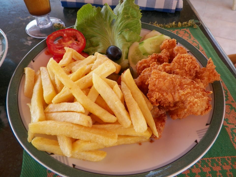 Essen des Poolrestaurants Continental Hotel Hurghada