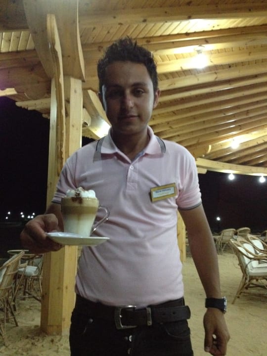 Super Kaffee am abendlichen Strand Three Corners Happy Life Beach Resort