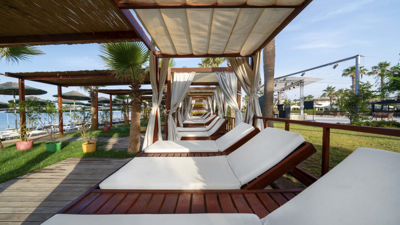 Strand Siam Elegance Hotels & Spa