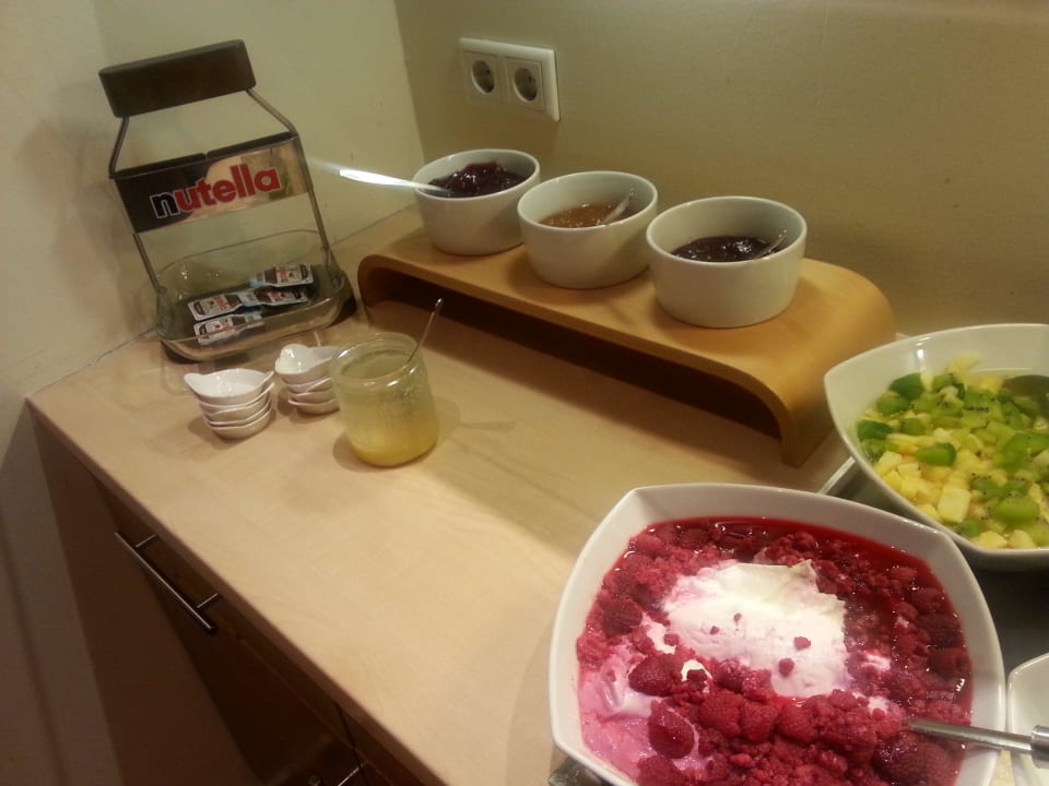 Teil vom Frühstücksbuffet   Altstadthotel Arte