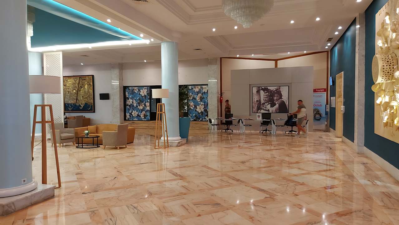 Lobby Sentido Bellevue Park