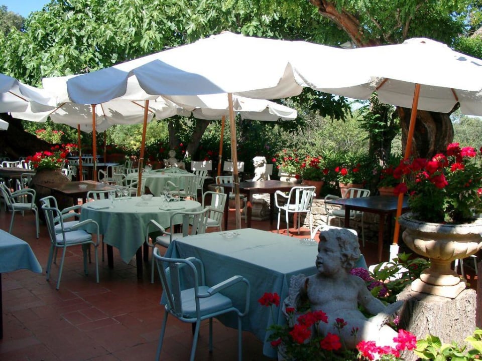 Die Hotelterrasse Hotel La Grillade au Feu de Bois