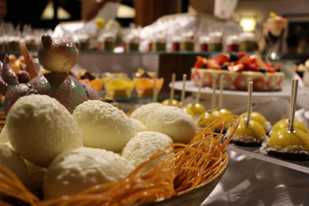 Ein Meer an Köstlichkeiten... NH Collection Maldives Reethi Resort