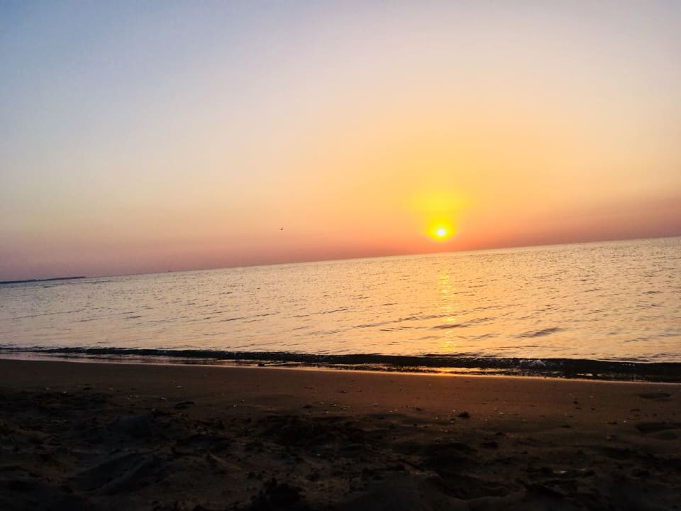 Sonnenaufgang, April um 05:30 Uhr Shams Prestige Abu Soma-Adults Only