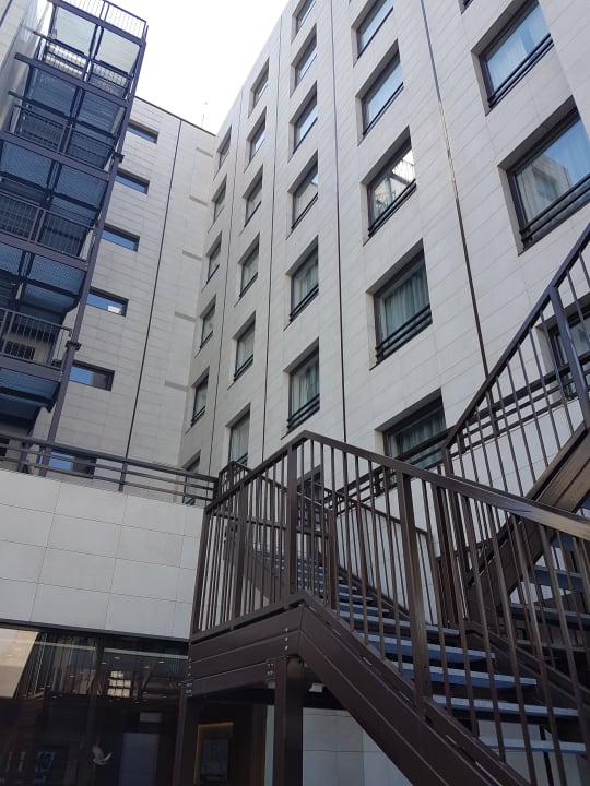 Außenansicht Hotel Holiday Inn Belgrade