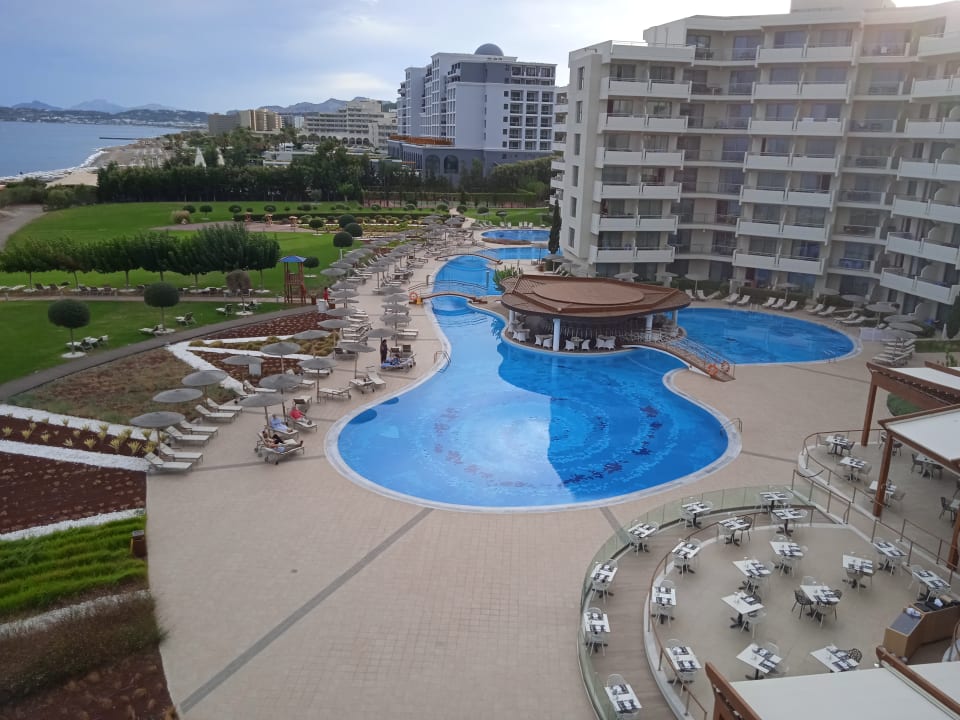 Pool Elysium Resort & Spa Hotel