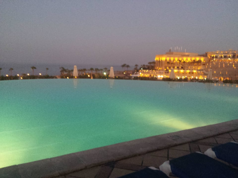Pool abends Pickalbatros Citadel Resort