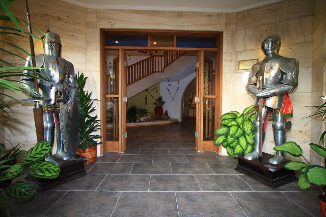 Gaia Garden 2009 entrance view Gaia Garden Hotel