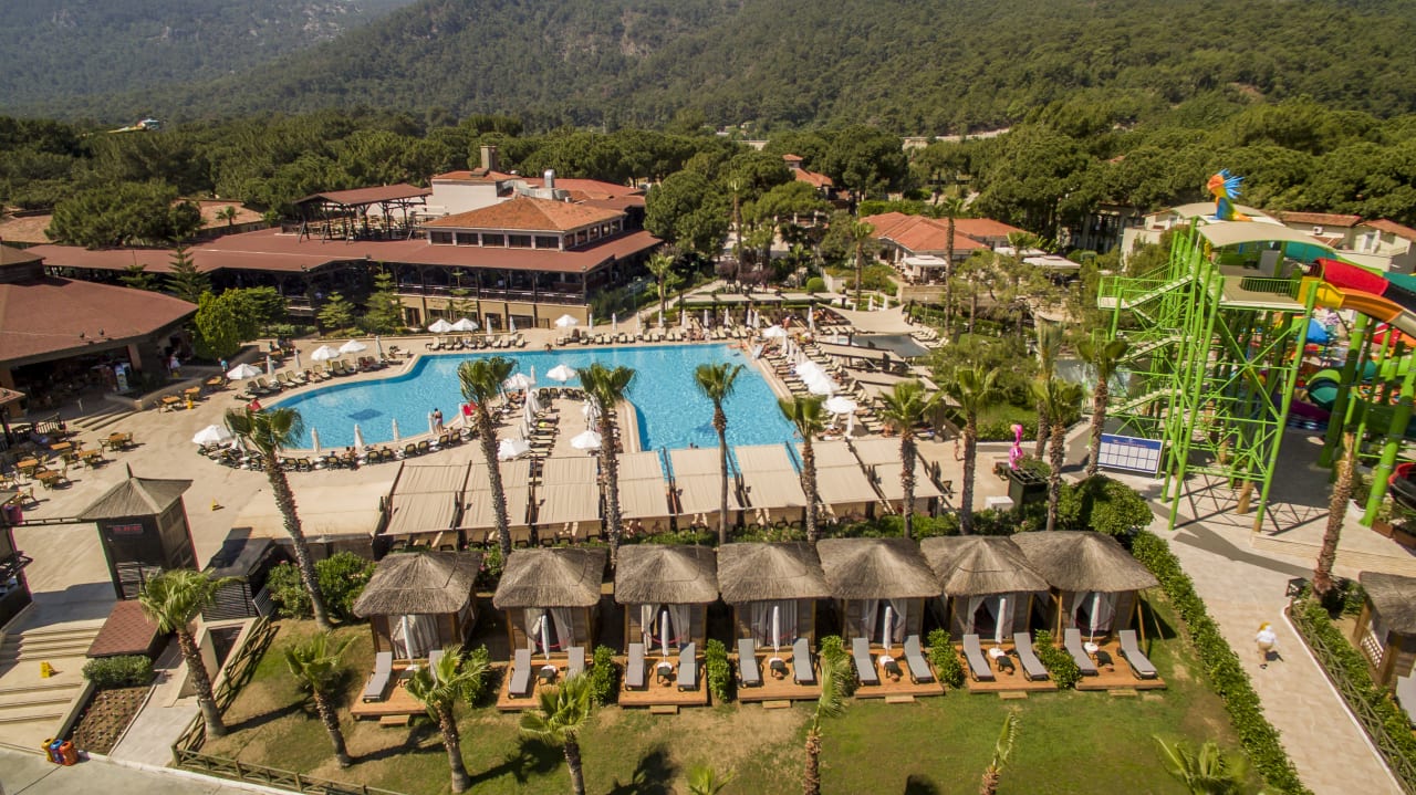 Pool Crystal Flora Beach Resort