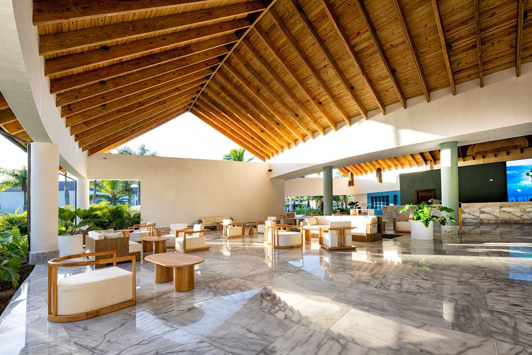 Lobby Viva Miches by Wyndham
