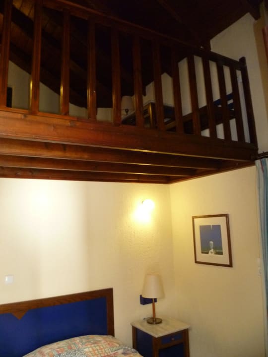 Blick auf 1. Stock und Doppelbett unten Kalidon