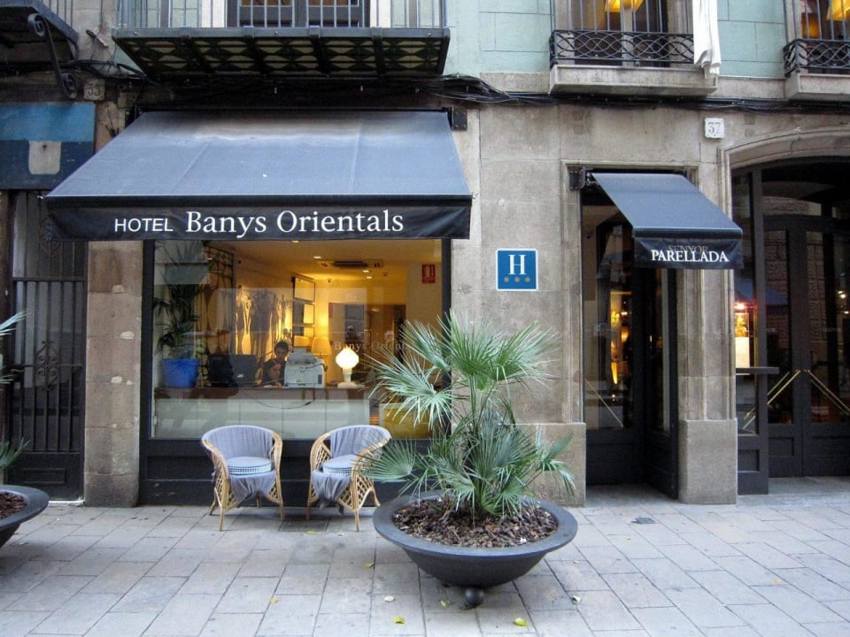 Entrance Hotel Banys Oriental