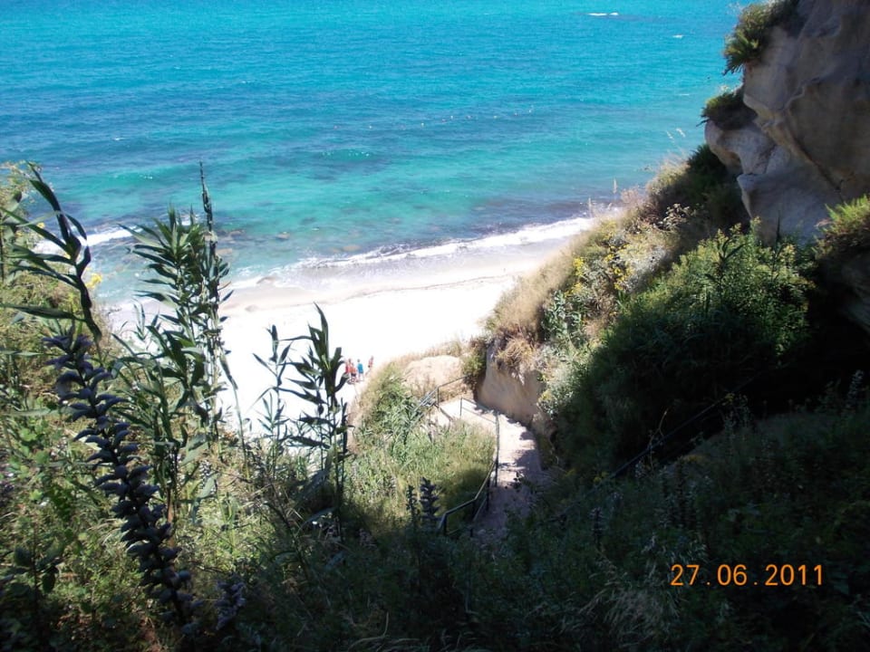 Blick von der Treppe beim Abstieg zum Strand Aldiana Club Rocca Nettuno Calabria