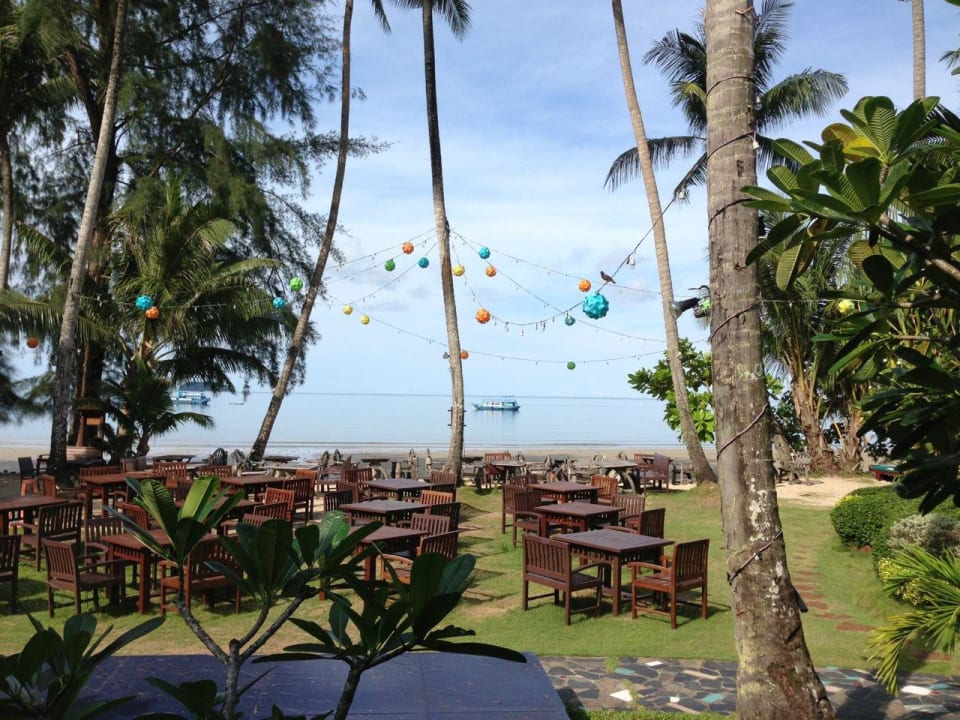 Restaurant-Area am Strand Koh Chang Paradise Resort & Spa