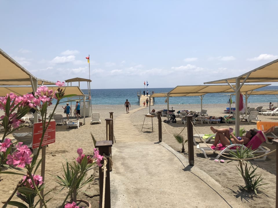 Strand Club Turtas Beach Hotel