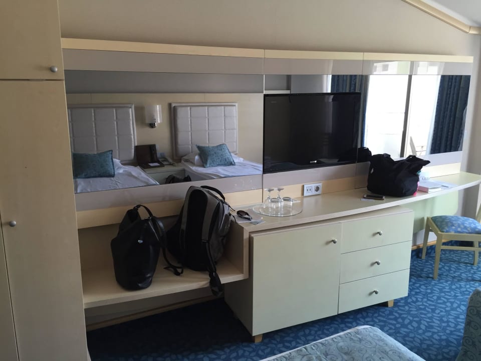 Fernsehwand mit Spiegel VONRESORT Golden Coast