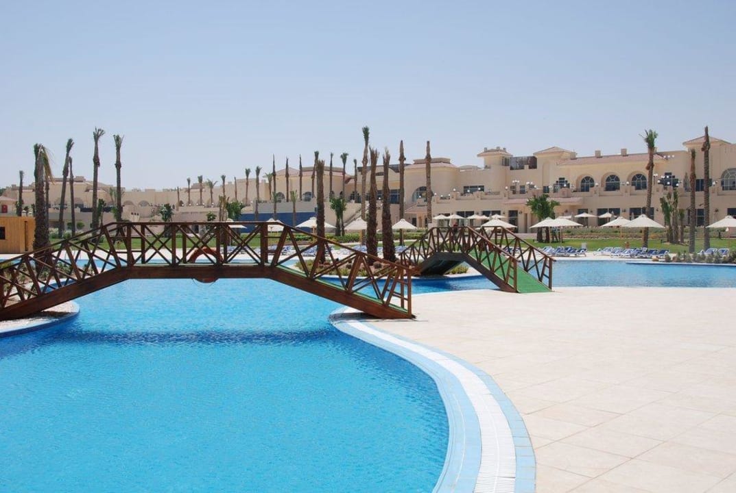 Hotel im Hintergrund Cleopatra Luxury Resort Makadi Bay