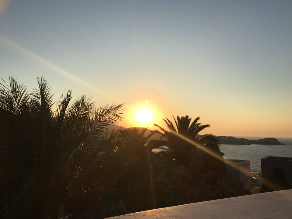 Sonnenuntergang von der Bar Athina Palace Resort & Spa