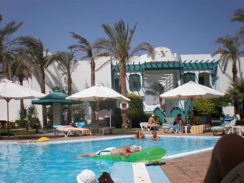 Zweiter Pool Hotel Falcon Hills