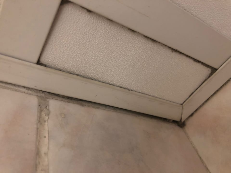 Zimmer Ramada by Wyndham Beach Hotel Ajman