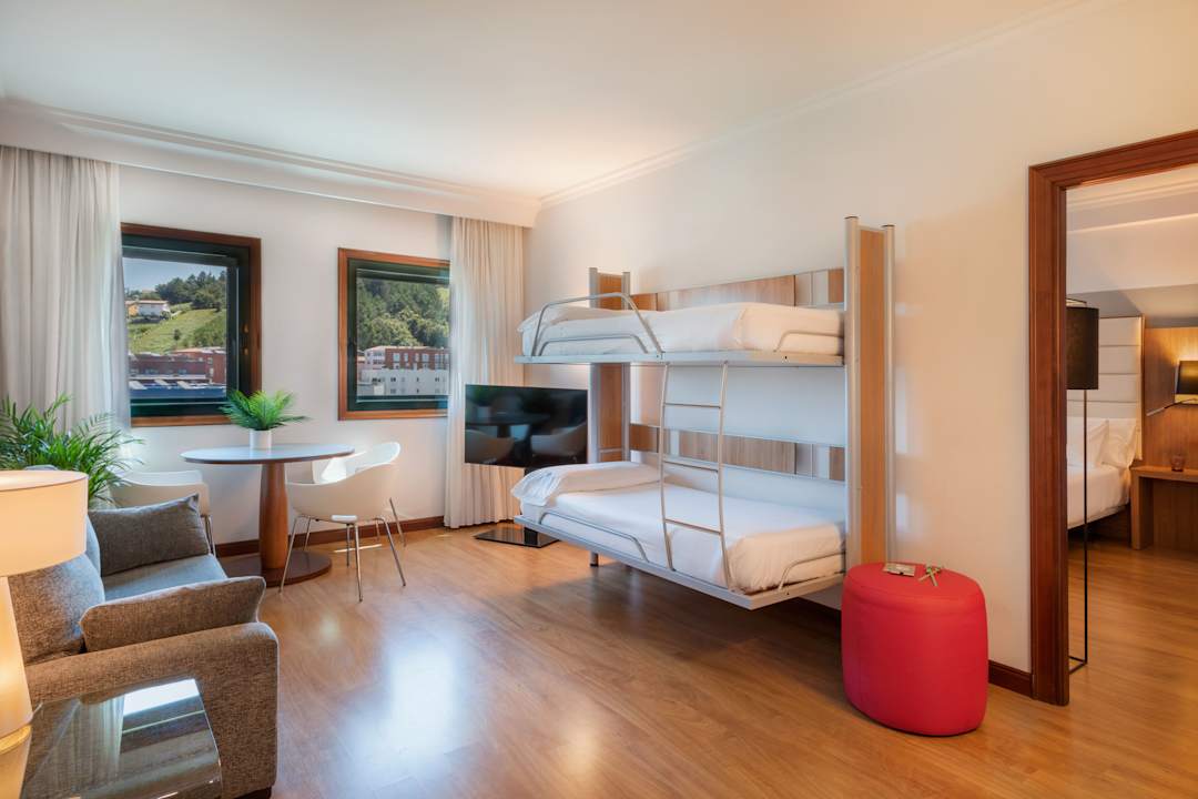 Zimmer Hotel Santiago Plaza, Affiliated by Meliá