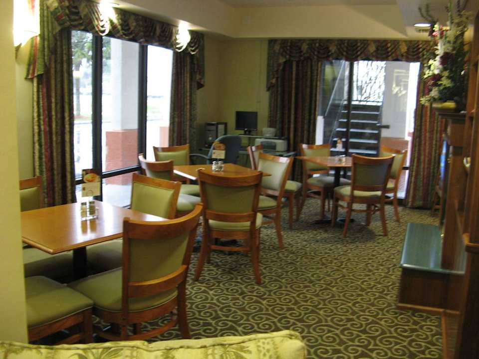Holiday Inn Express Chiefland, Florida Hotel Days Inn Chiefland