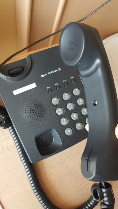 Telefon klebrig und staubig widerlich  Salamis Bay Conti Resort Hotel & Casino