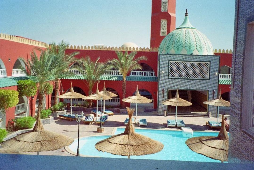 Aussicht auf den Ruhepool vom Balkon aus Pickalbatros Alf Leila Wa Leila Resort - Neverland Hurghada