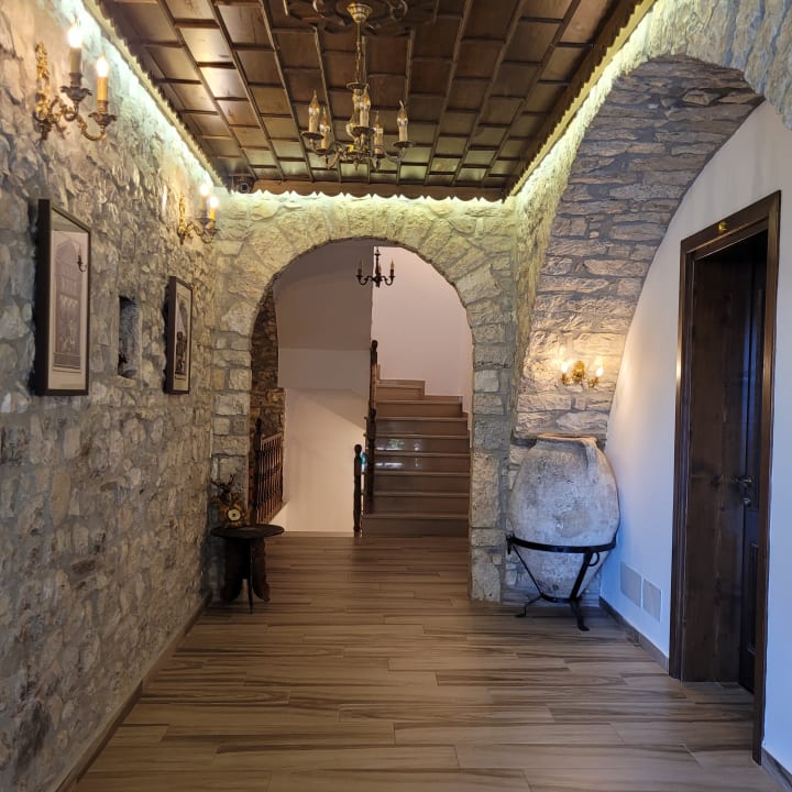 Lobby Berati Castle Hotel